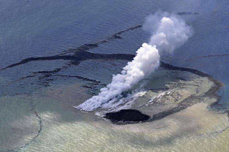 New island emerges after undersea volcano off coast of japan but expert say this Rya