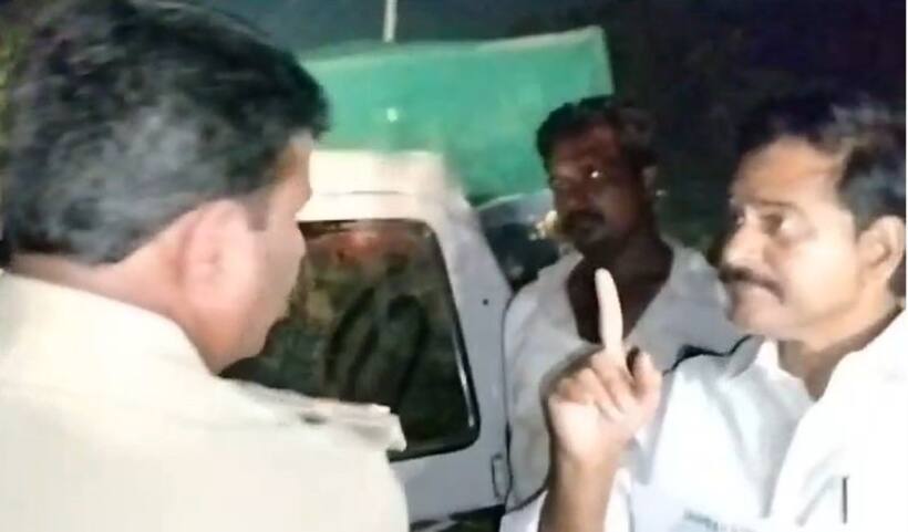 లారీని ఢీకొట్టిన మంత్రి జోగి రమేష్ ఎస్కార్ట్ వాహనం... ఘటనాస్థలికి చేరుకున్న దేవినేని ఉమ 