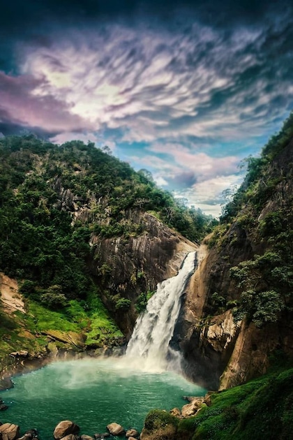 <p>Bhandardara is a perfect place for nature lovers. Situated near Mumbai, it is renowned for its captivating waterfalls and lush forests. <br />
 </p>
