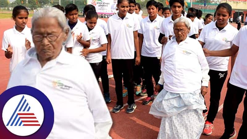 Trending Hundred Three Year Old Elderly Woman Kalavati Devi Run On Track roo