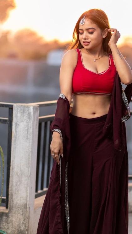 दोस्त कहेंगे- उफ्फ पटाखा! जब पहनेंगी Manisha Rani के 9 आउटफिट