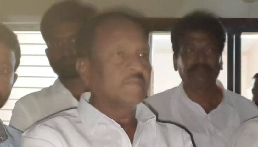 కాంగ్రెస్ కు సంభాని చంద్రశేఖర్ కు షాక్: రాజీనామా, బీఆర్ఎస్‌లోకి మాజీ మంత్రి