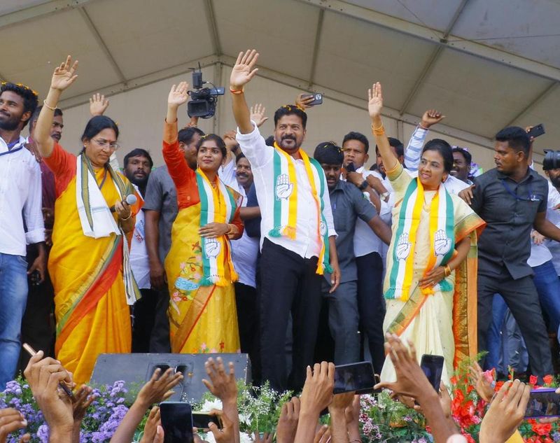 palakurthi congress candidate Yashashwini reddy promises to Donate MLA Salary to Public ksp