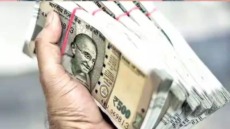 Public Provident Fund: Investment of 10,000 will get you 82.46 lakhs sgb