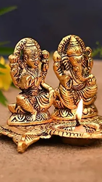 <p>घर के लिए पूजा मुहूर्त 5.39 से लेकर 7.30 तक, ऑफिस,दुकान की पूजा 2.44 े 3.47 तक वहीं फैक्ट्री की पूजा 5.29 से 10.26 तक होगी। </p>

<p> </p>
