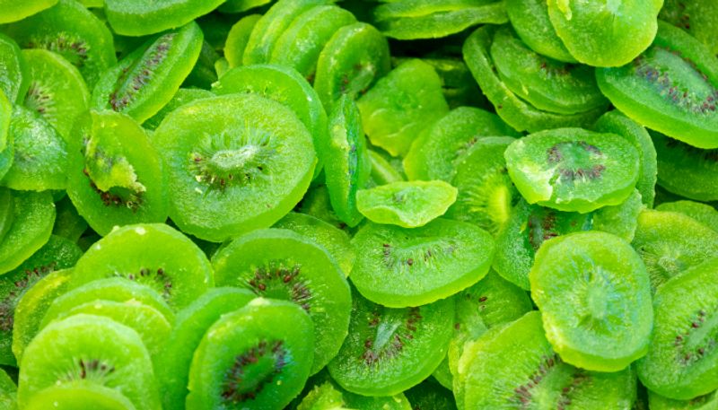 benefits of eating dried kiwi 