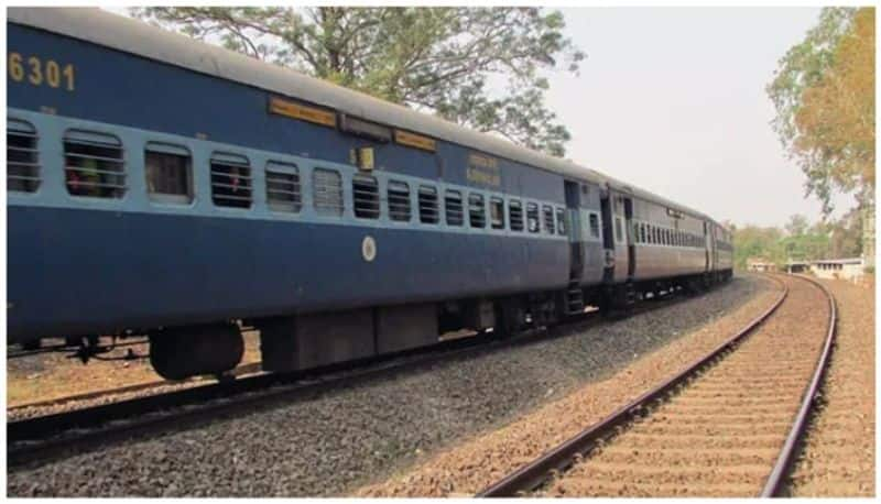 Jharkhand 2 Dead After Driver of Delhi-bound purushottam Express Train Applies Emergency Brakes ksm