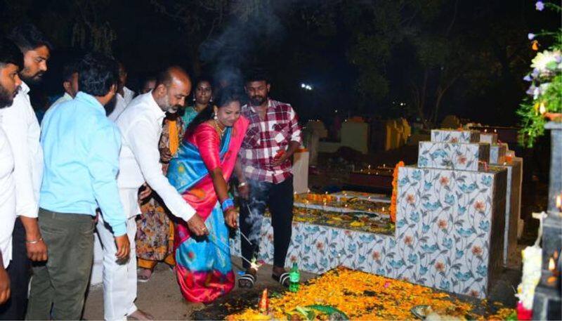 Bandi Sanjay Diwali celebrations in graveyard in Karimnagar of telangana KRJ