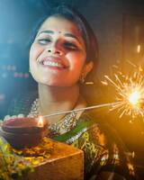 అనసూయ క్యూట్‌ అందంతో రెచ్చగొట్టే పోజులు.. దీపావళి పండుగని భర్త, పిల్లలతో కలిసి ఎంత బాగా సెలబ్రేట్‌ చేసుకుందో..