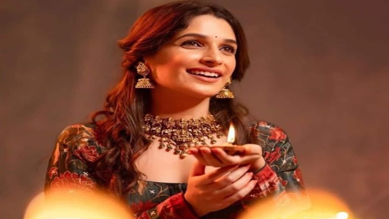 Diwali 2024: How many diyas to light for attracting wealth and success?