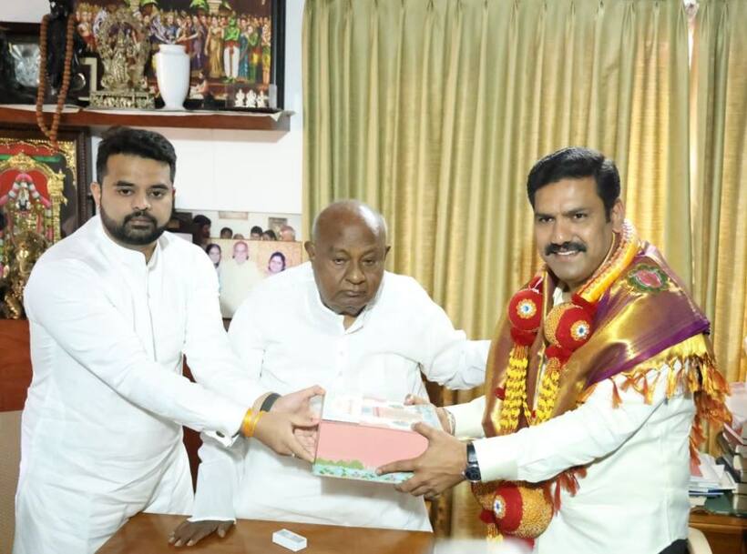 JDS MP Prajwal Revanna stresses unity, backs the BJP JDS alliance for Modi's victory
