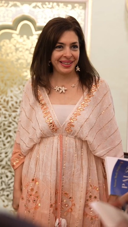 <p>नवाज सिंघानिया का कहना है, गौतम सिंघानिया ने उनके साथ शारीरिक हिंसा की लात-घूसों से मारा। इतना ही नहीं दोनों बेटियों को भी नहीं बख्शा और उनके साथ भी बेहरहमी से मारपीट की। </p>

<p> </p>

<p> </p>
