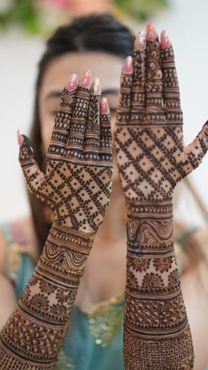 Bhai dooj Mehndi Design: खिलेंगे हाथ,भाई दूज पर लगाएं 8 मेहंदी डिजाइन