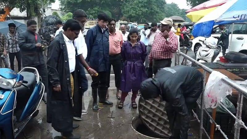 Chennai Corporation Commissioner Radhakrishnan and Mayor Priya inspects rain affected areas in the city sgb