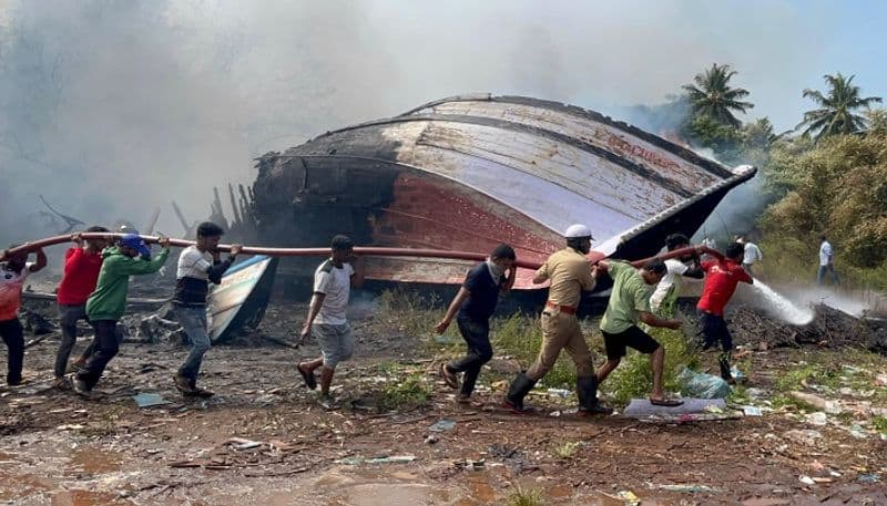 10 Fishing Boats Destroyed in Accidental Fire Accident at Kundapur in Udupi grg 