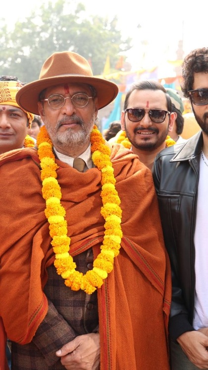<p>दमदार एक्टिंग से बॉलीवुड में सिक्का जमाने वाले नाना पाटेकर को लोग यूं ही पसंद नहीं करते हैं लेकिन इस बार लोग उनकी तारीफ नहीं बल्कि जमकर फजीहत कर रहे हैं।<br />
 </p>
