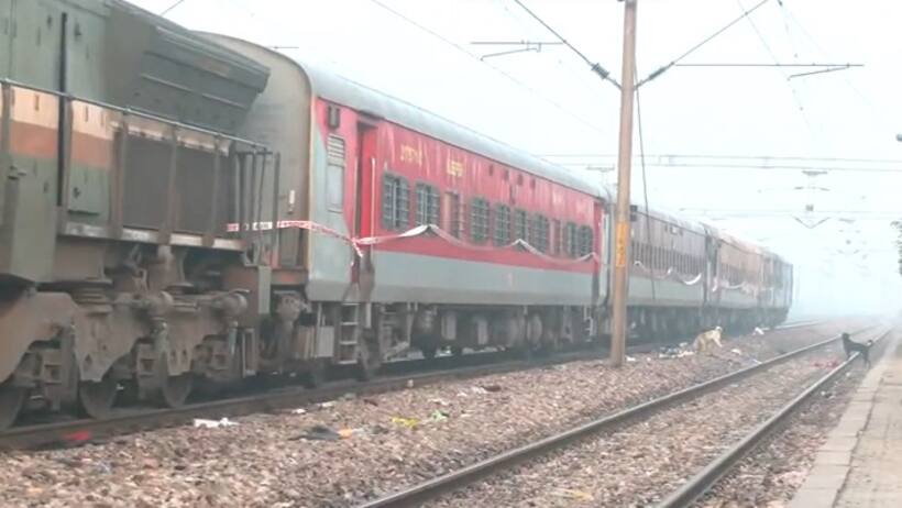 Uttar Pradesh: Fire breaks out in Delhi Saharsa Vaishali Express near Etawah, 19 injured