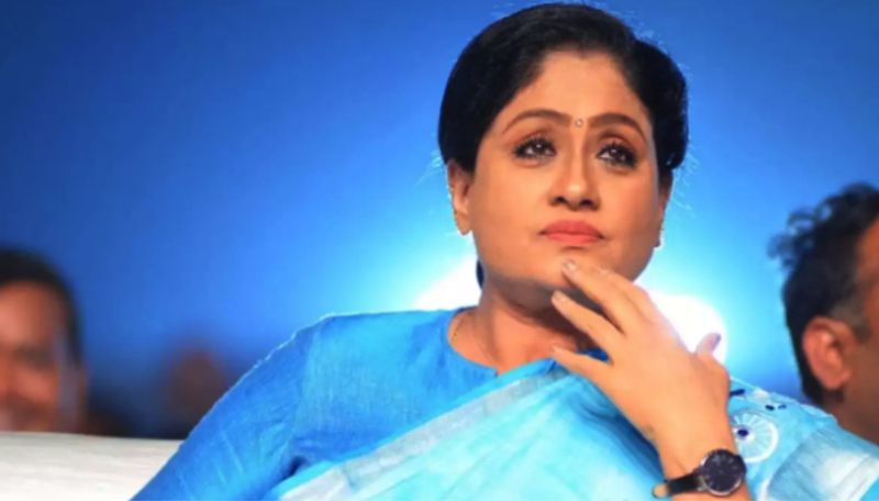 how vijayashanthi entry into congress could challenge itself to BRS or kcr strategy kms