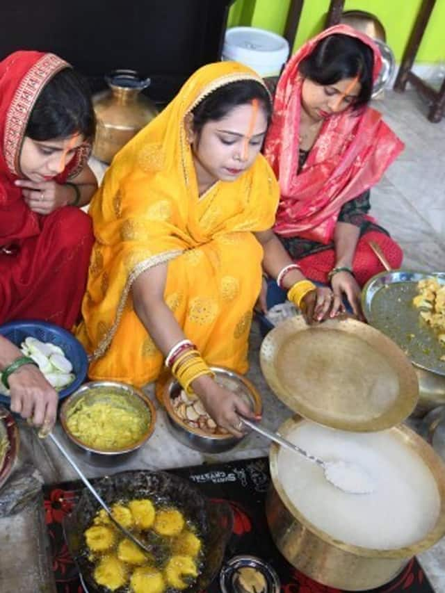 Chhath Puja 2023: Here are some Nahay Khay wishes, SMS greetings,  and messages to share with loved ones RBA