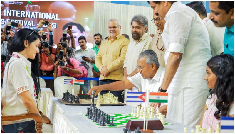 CM Pinarayi vijayan plays chess with cuban grandmaster Che International Chess Festival latest news asd