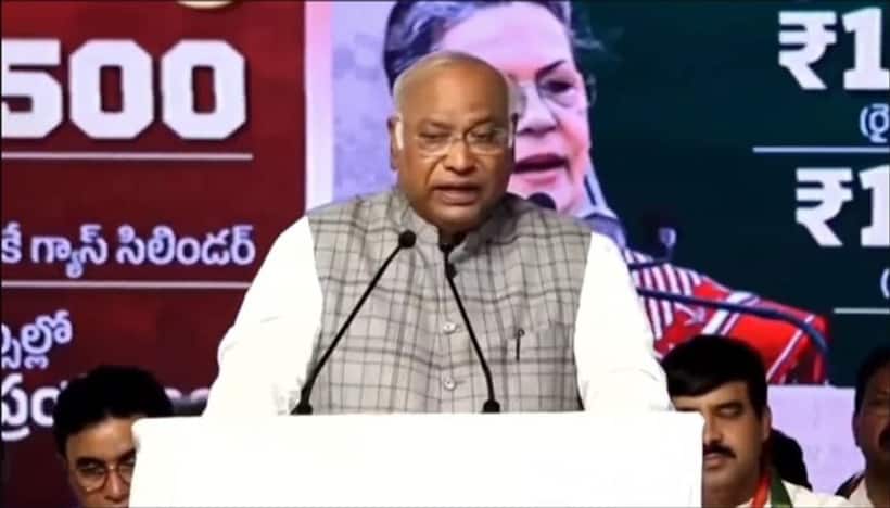  బీఆర్ఎస్‌ కోసం బీజేపీ పోటీలోనే లేకుండా పోయింది: కుత్బుల్లాపూర్ సభలో  మల్లికార్జున ఖర్గే 