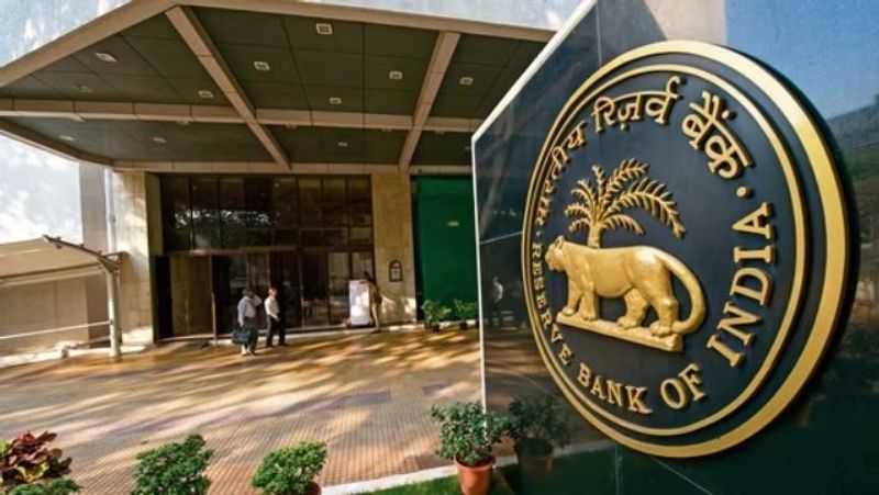 RBI fines four banks; Reason including penalty for not having minimum balance