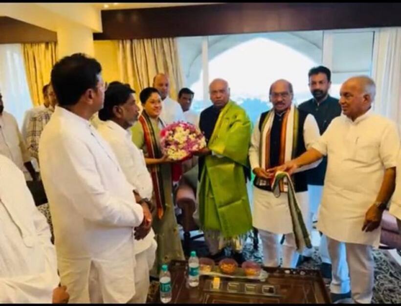  vijayashanthi:మల్లికార్జున ఖర్గేతో విజయశాంతి భేటీ, కాంగ్రెస్‌లో చేరిన రాములమ్మ