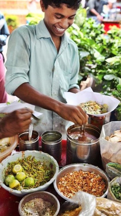 <p>ओल्ड अहमदाबाद मे स्थित मानके चौक स्ट्रीट फूड के लिए फेमस है। यहां का स्वाद आपकी जुबान में रस घोल देगा। इसलिए यहां के खाना लुत्फ जरुर उठाएं। </p>
