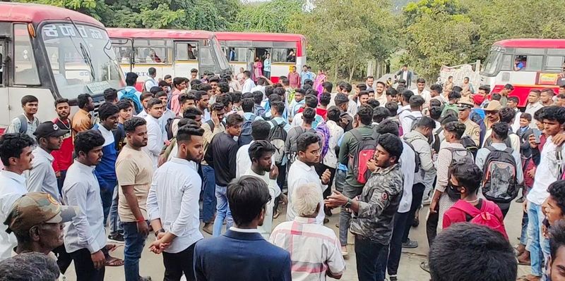 Students Protest For Bus Facility  snr