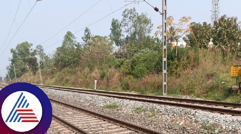 Belagavi crime news Man commits suicide by falling unde Tirupati Express train at belagavi rav