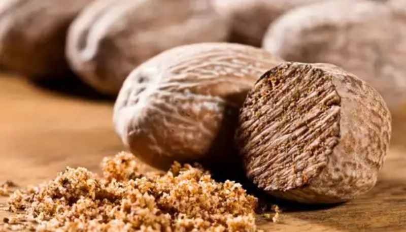 benefits of consuming nutmeg in your diet