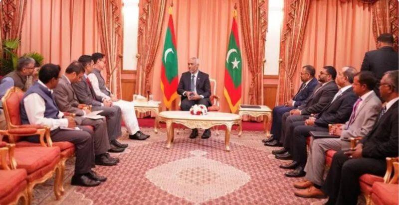 Maldives President asks India to withdraw military personnel from island snt