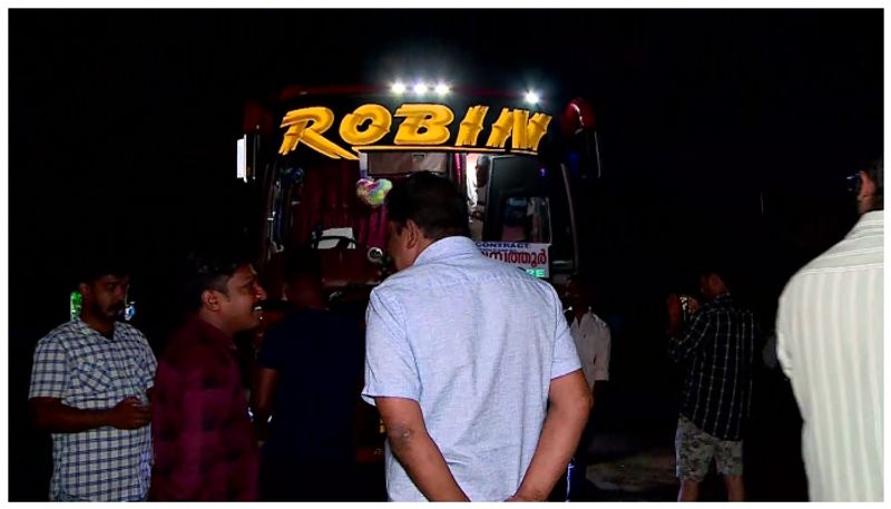 Motor Vehicle Department took Robin bus into custody from pathanamthitta nbu