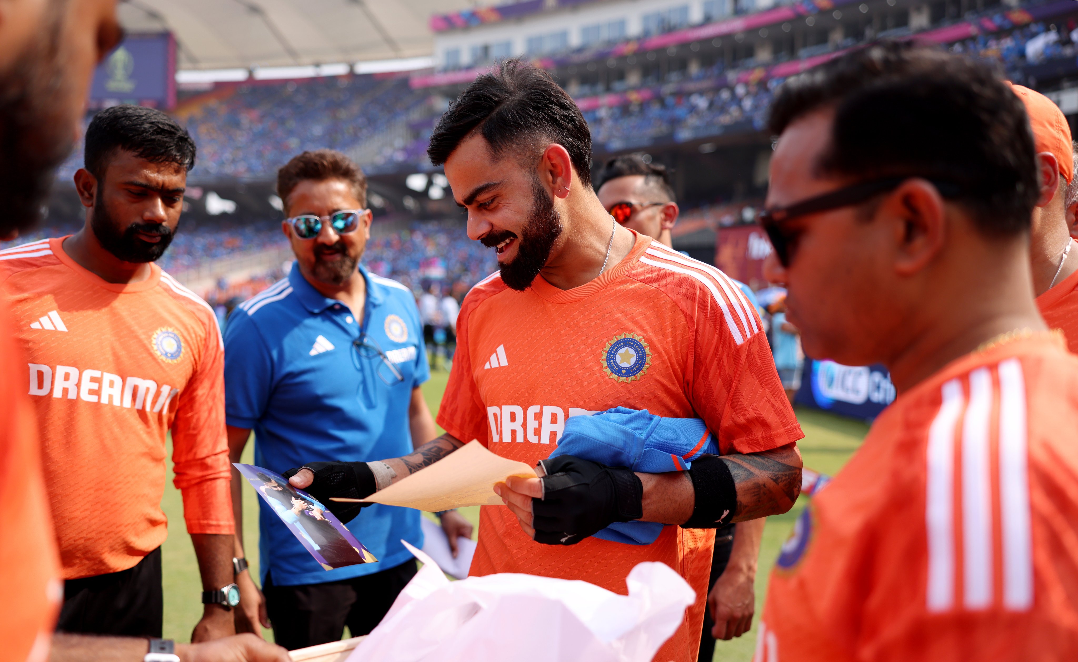 India vs Australia: Sachin Tendulkar gifts Virat Kohli signed jersey from his last ODI ahead of WC final avv