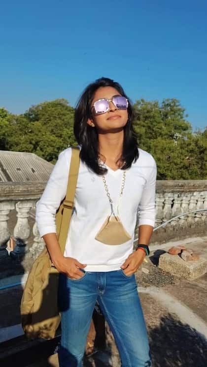 <p>राजकोट के शाही घराने से ताल्लुक रखने वाली मृदुला कुमारी भारत की सबसे अमीर महिला क्रिकेटर हो सकती हैं। उनका घर रंजीत विलास है जिसमें 150 से ज्यादा कमरें हैं। </p>

<p> </p>

<p> </p>
