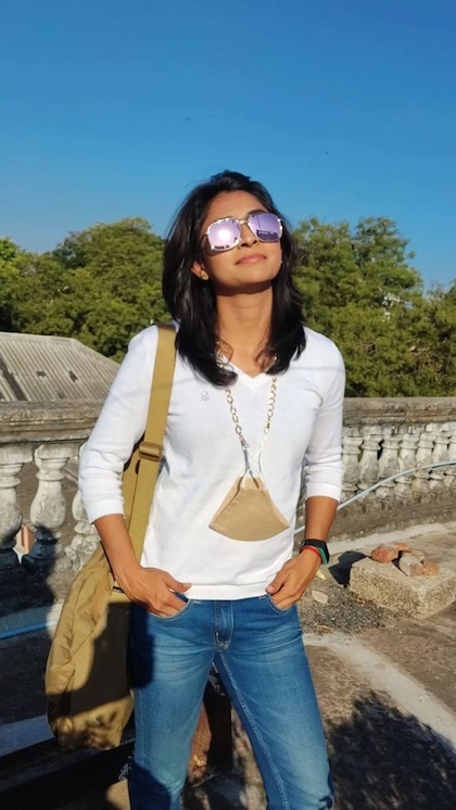 <p>राजकोट के शाही घराने से ताल्लुक रखने वाली मृदुला कुमारी भारत की सबसे अमीर महिला क्रिकेटर हो सकती हैं। उनका घर रंजीत विलास है जिसमें 150 से ज्यादा कमरें हैं। </p>

<p> </p>

<p> </p>
