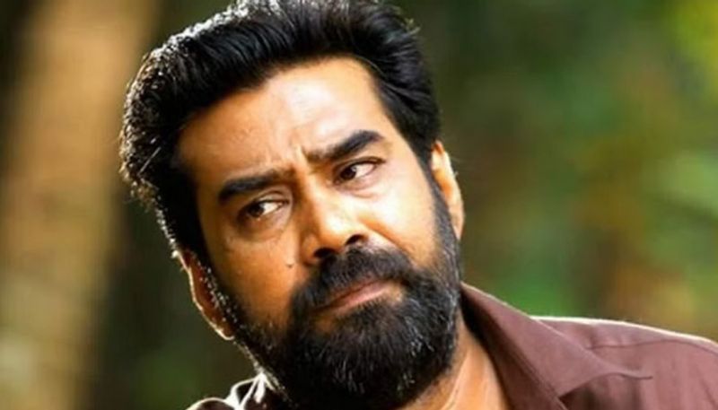 Santhosh Sivan starrer classic film Makaramanju heros sounds real story revealed Biju Menon dubbed hrk