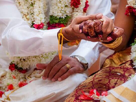 dispute between mother in law and daughter in law in agra uttar pradesh zrua 