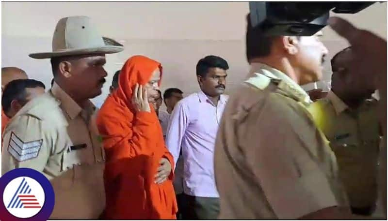 Murugha seer Pocso case evidence girls statement at chitradurga court gow