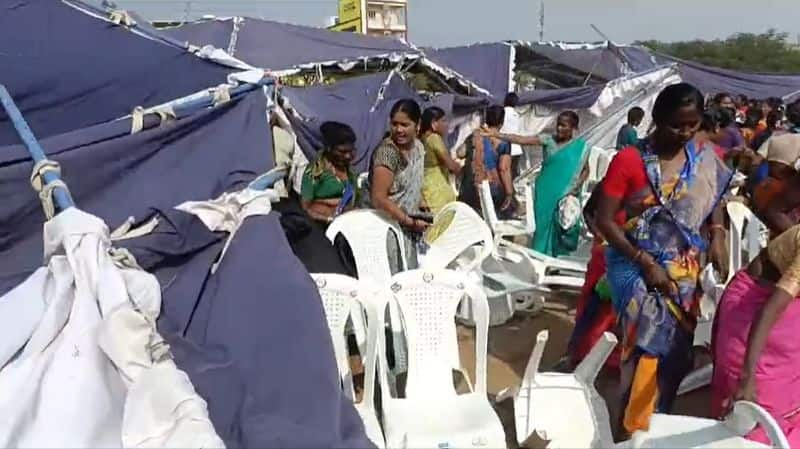 Wind noise in Vemulawada.. BSP Praja Ashirwada Sabha premises and tents collapsed.. 15 people injured..ISR