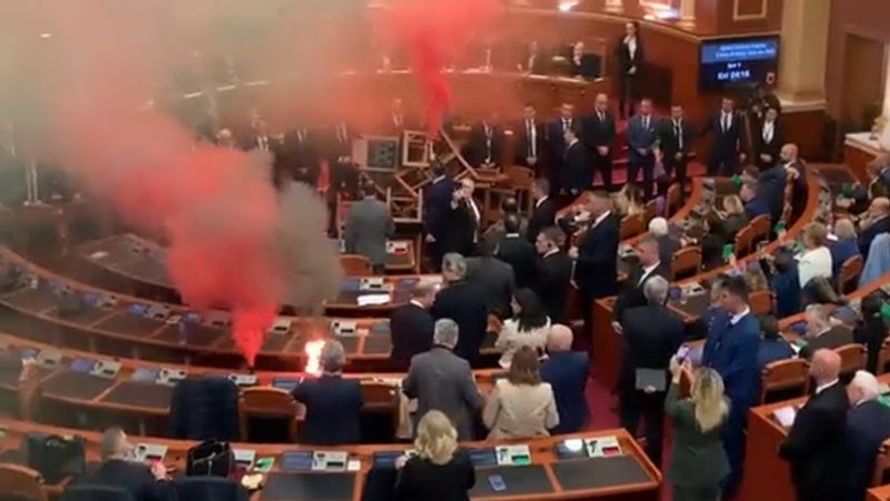 Albania Parliament members set off fire in an attempt to disrupt voting on the 2024 budget smp