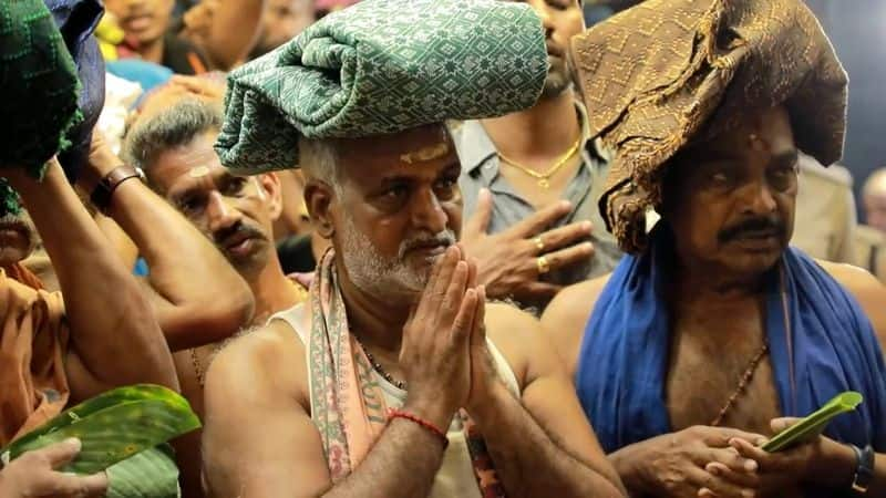 Minister sekar babu visit ayyappa temple at sabarimala vel