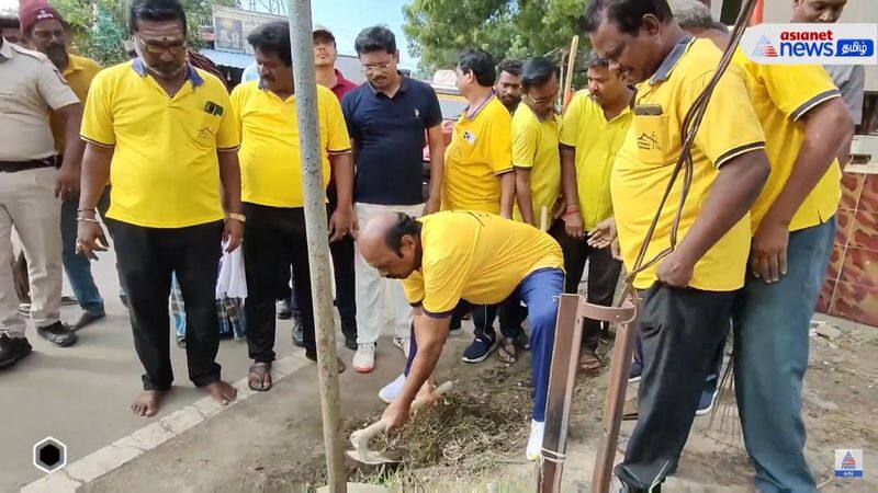 minister e v velu did cleaning work joined sweepers at girivalam path in tiruvannamalai vel