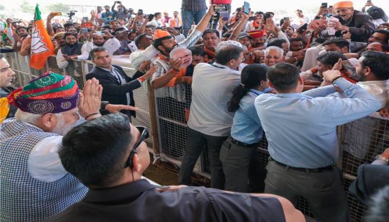 pm narendra modi rally in deogarh emotional during speech seeing 95 years old bjp veteran dharam chand derasariya amid rajasthan assembly election ksp