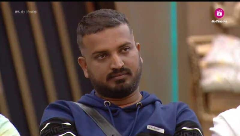 Varthur Santhosh escapes from jail at midnight in bigg boss kannada season 10 srb