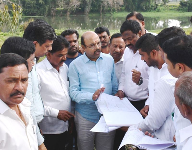  inspected the place to build a bridge across Kapila river  Yatindra snr