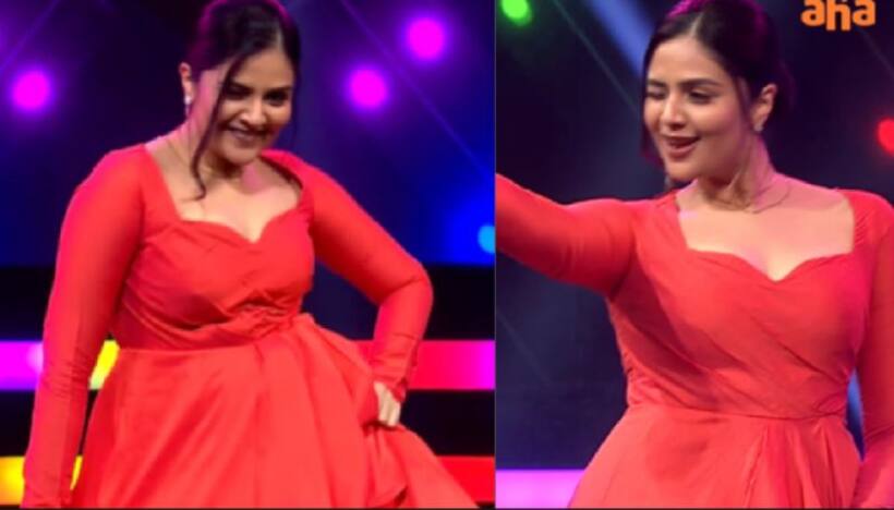 శ్రీముఖి కొత్త షో.. దీపికా పిల్లి షో కొట్టేసిన బుల్లితెర రాములమ్మ.. రచ్చ నెక్ట్స్ లెవల్