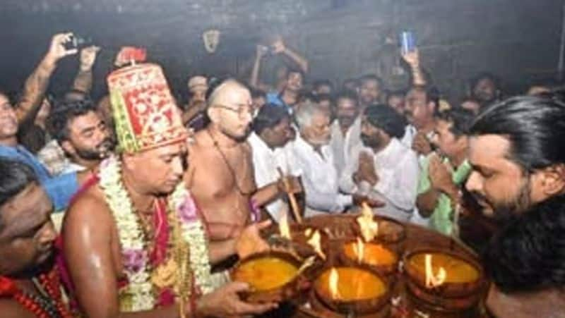 bharani deepam lit in Tiruvannamalai Temple tvk