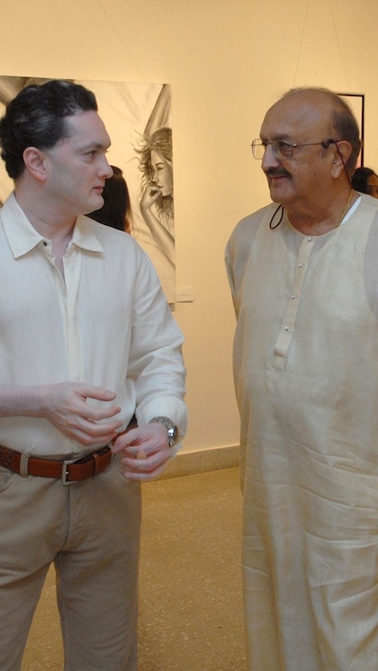 <p>Raymond ग्रुप की नींव रखने वाले विजयपत सिंघानिया 14000 करोड़ की संपत्ति के मालिक गौतम सिंघानिया के पिता है। एक समय पर उनके पास 12 हजार करोड़ की दौलत थी। </p>
