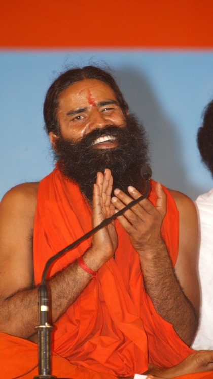 <p>योगगुरु बाबा रामदेव जी पतंजलि आयुर्वेद लिमिटेड की नींव रखी थी। हर्बल और आयुर्वेद से बनाए गए पंजलि प्रोडक्ट हर घर में पहचान बन चुके हैं। वह 16 करोड़ रुपए की संपत्ति के मालिक हैं।<br />
 </p>
